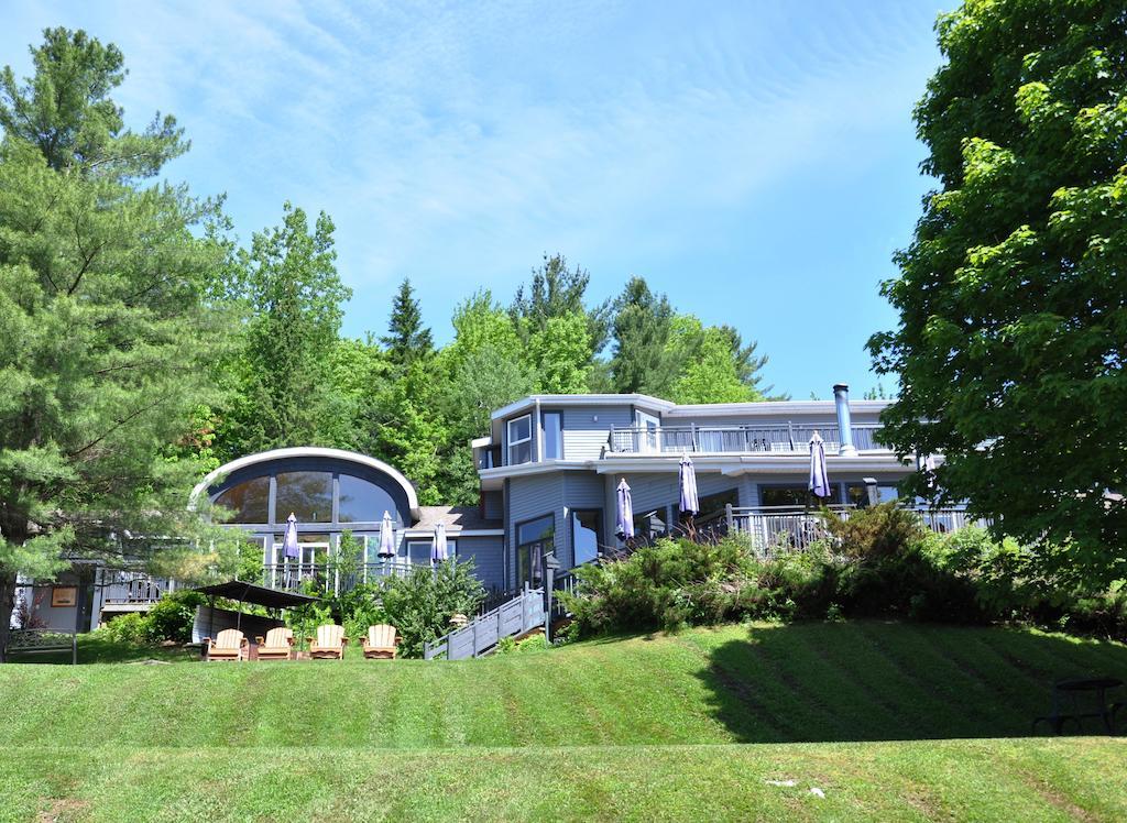 La Petite Auberge De Jouvence Magog Exterior foto